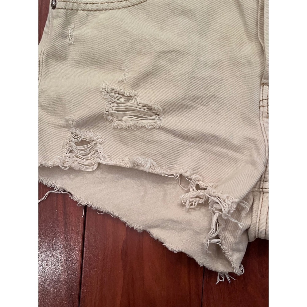 We The Free People Now or Never Cut Off Denim Shorts Distressed Ecru Size 26 - Picture 7 of 10